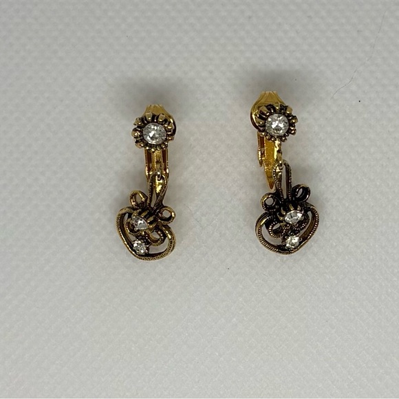 Vintage Antique Gold Tone Crystal
Rhinestone Dangle Clip-On Earrings - Picture 8 of 12